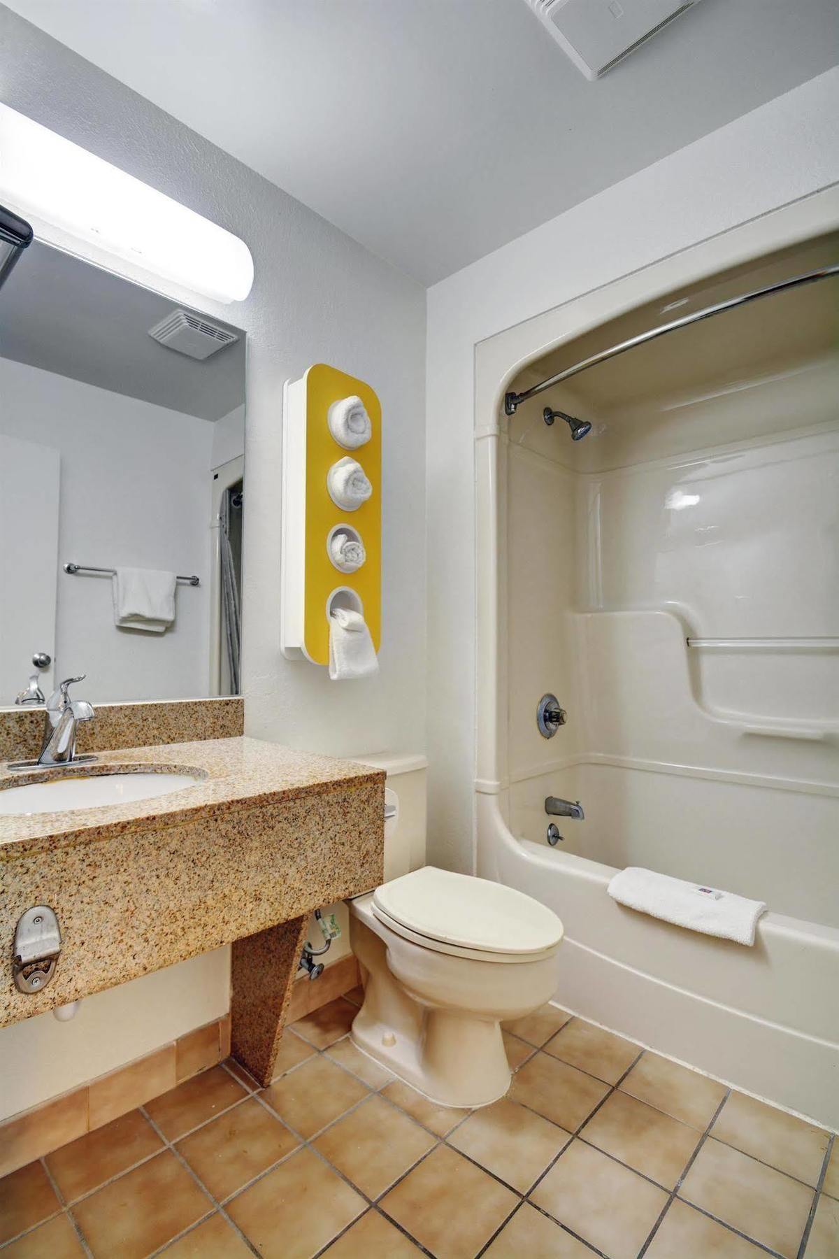 Motel 6-Newport, Ri エクステリア 写真