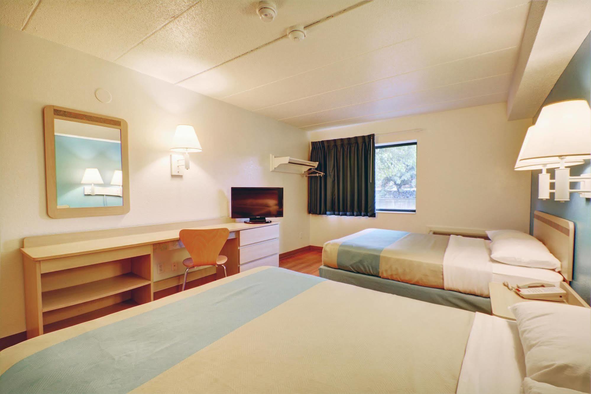 Motel 6-Newport, Ri エクステリア 写真